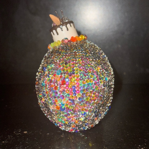 Colorful Rhinestone Skull Decor - Picture 4 of 7